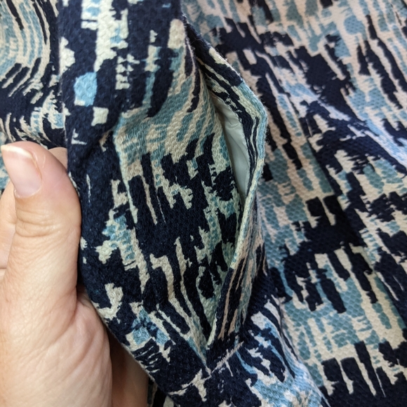 Ann Taylor Navy abstract Skirt Size 10 - Picture 4 of 8